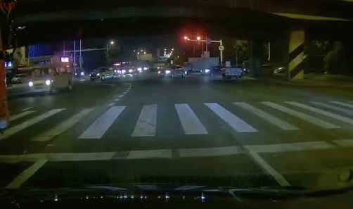 095317aurrb9ewubiiezah.gif